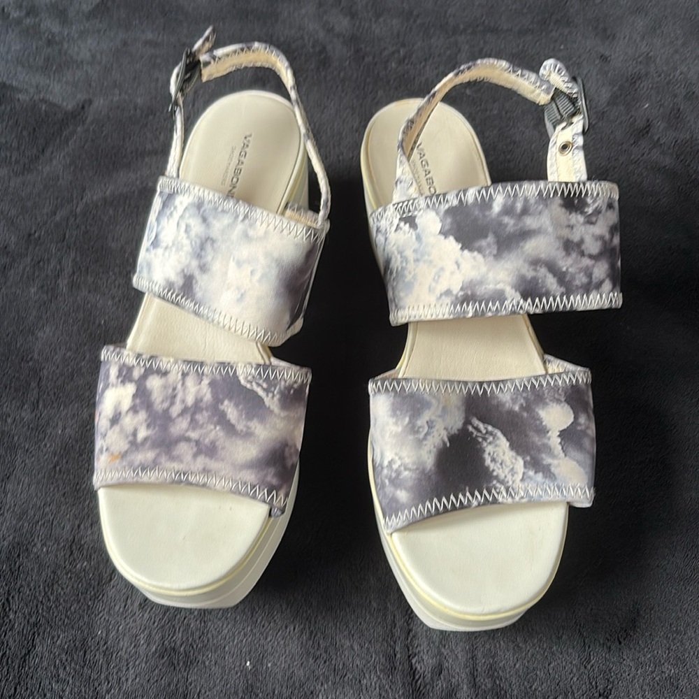 Vagabond platform sandals